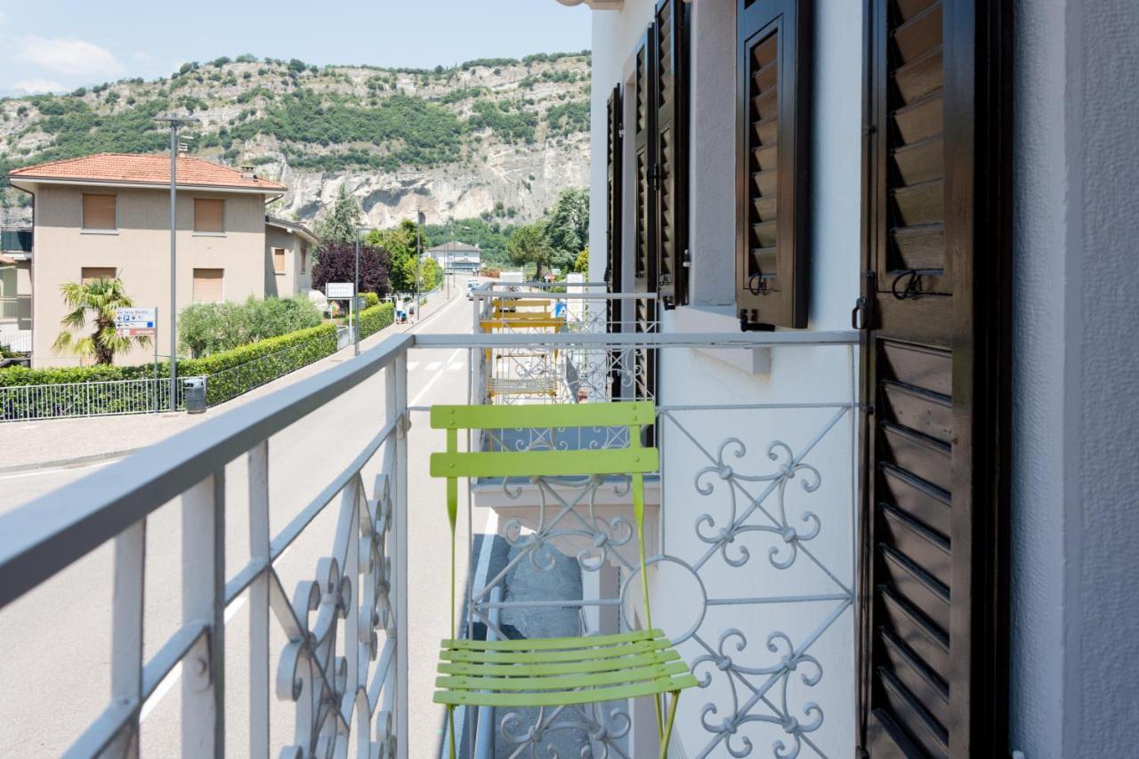 Nirvana Apartments Torbole Sul Garda Exterior foto
