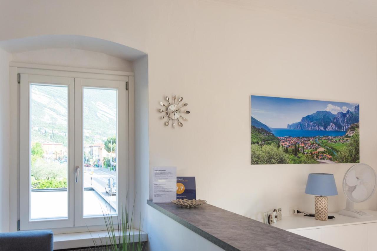 Nirvana Apartments Torbole Sul Garda Exterior foto